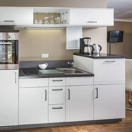 Central Suites 3*