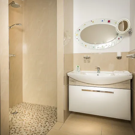 Central Suites